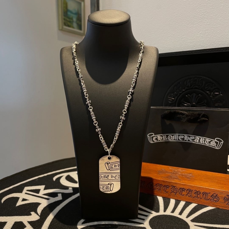 Ch**me He**ts necklaces